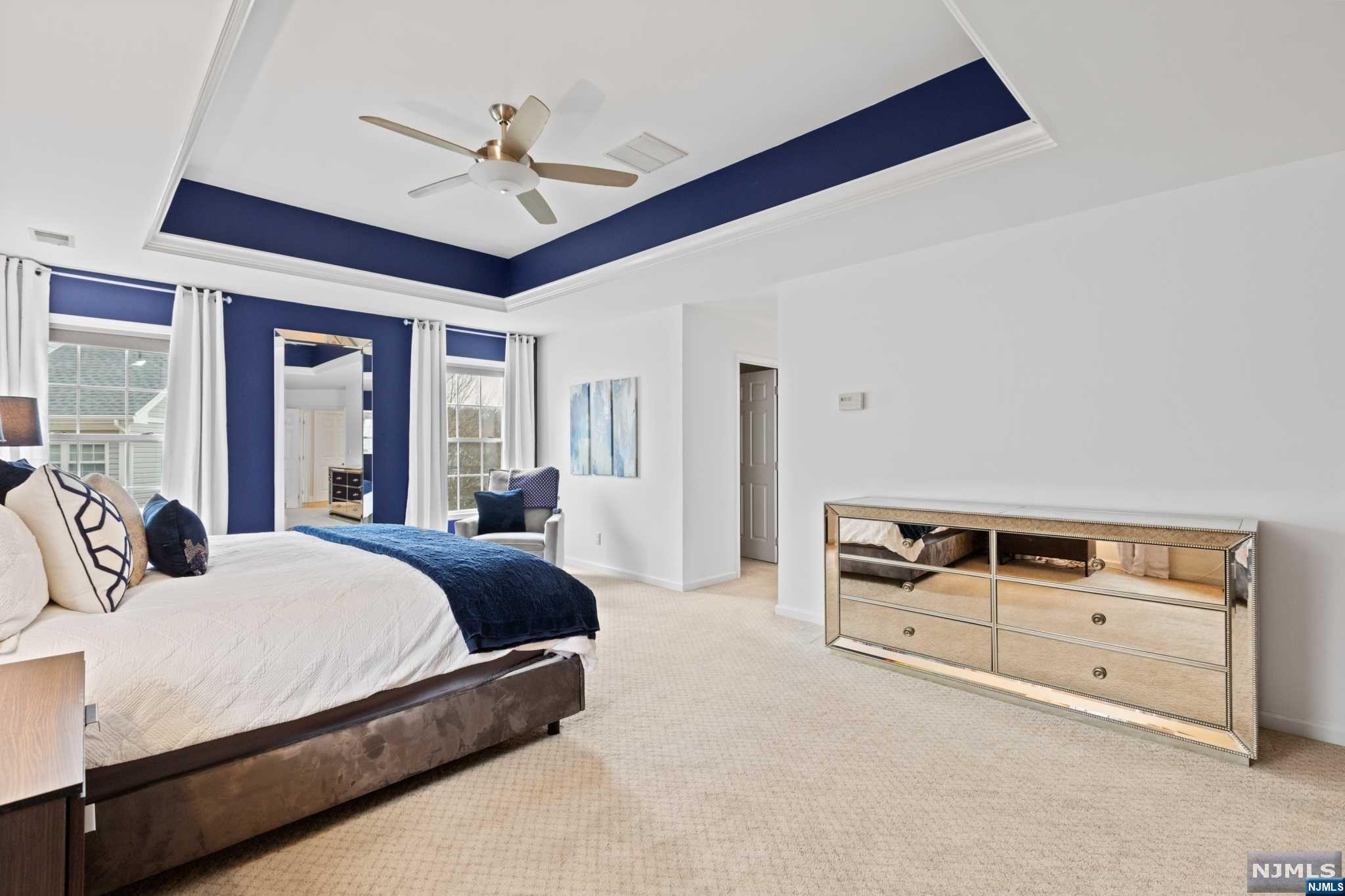 10 Crooked Hill