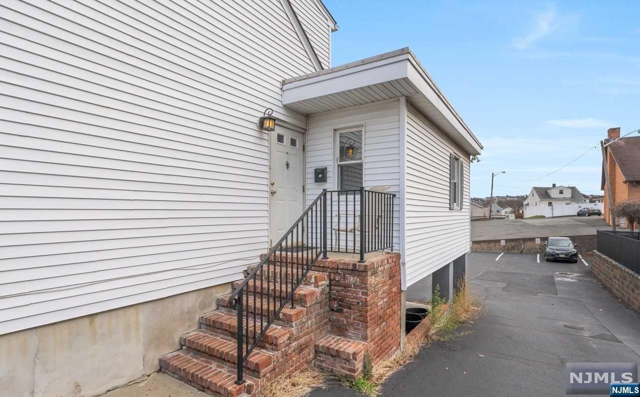 306 Union Boulevard