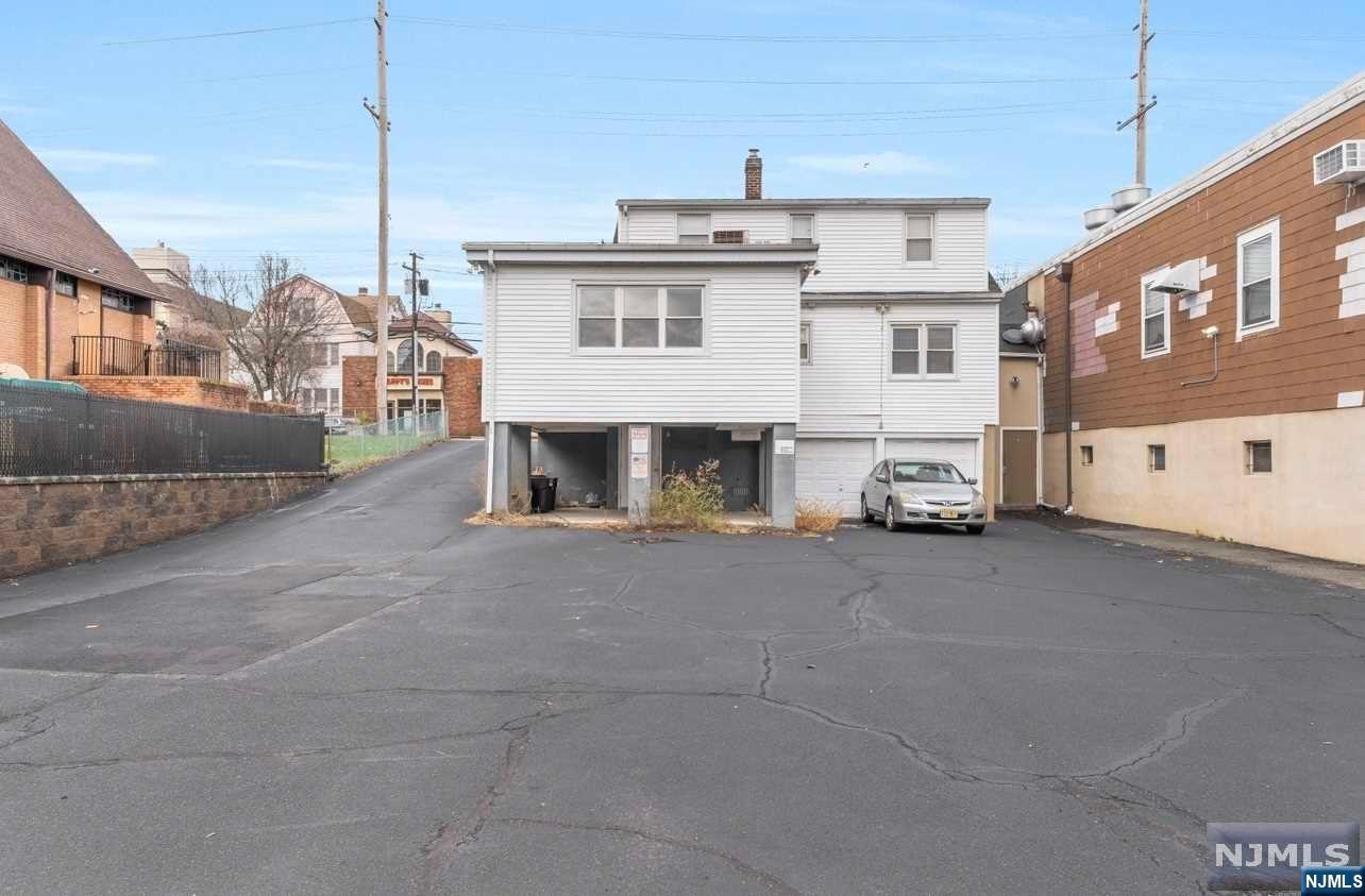 306 Union Boulevard