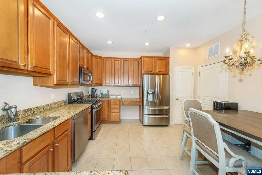 6102 Warrens Way