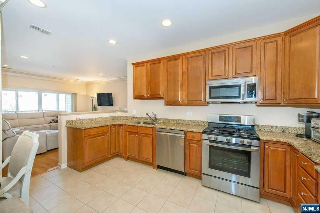 6102 Warrens Way