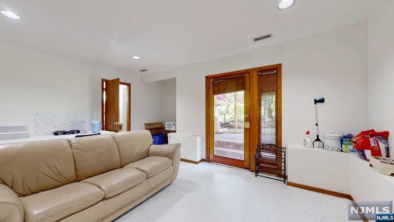 1 Mount Vernon Avenue