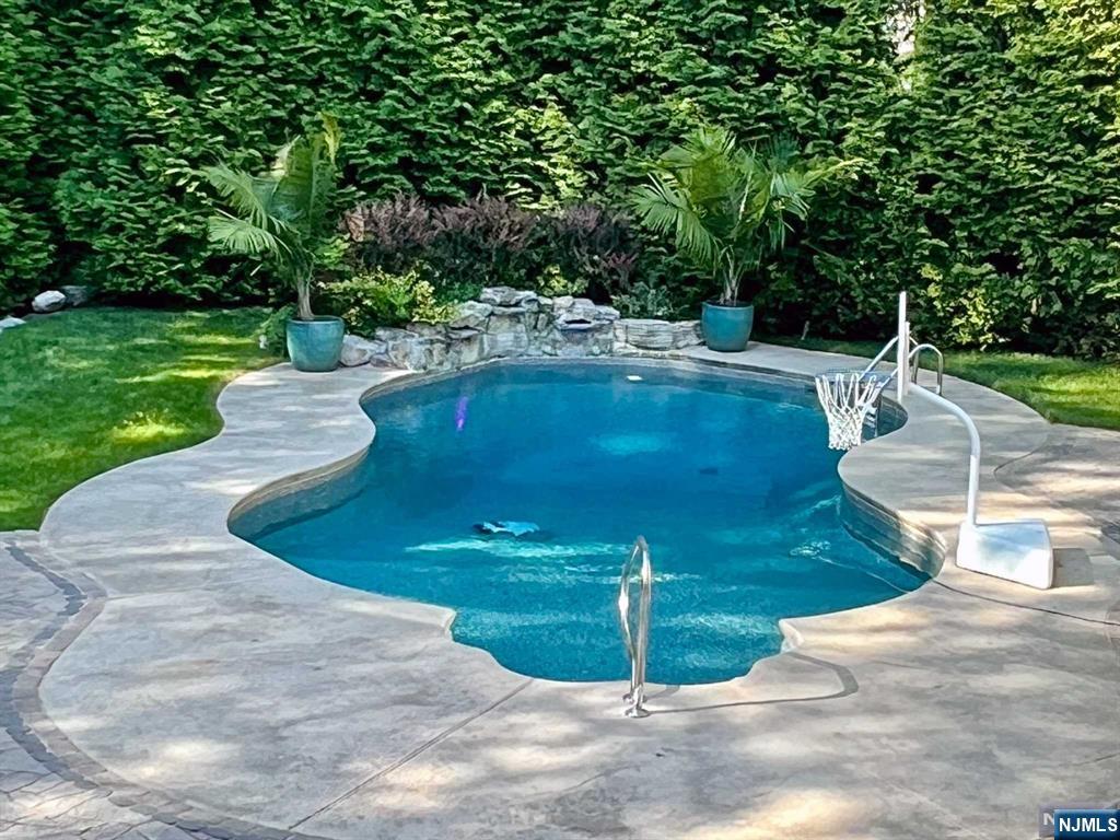 40 Hutton Drive