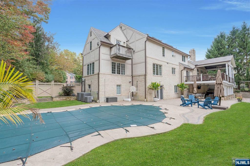 40 Hutton Drive