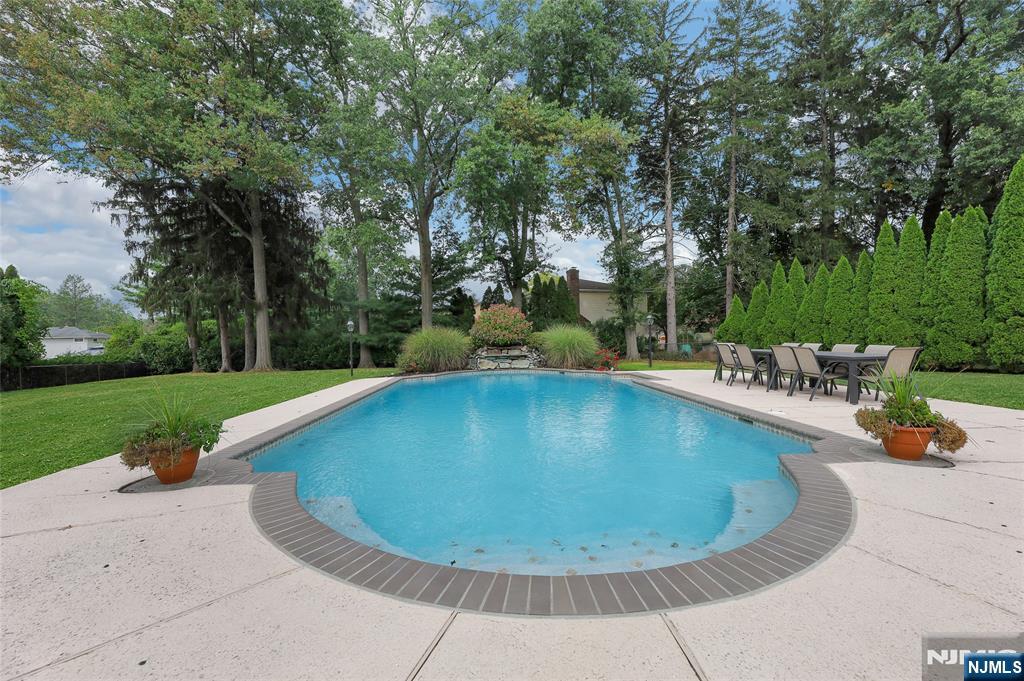 90 Weinmanns Boulevard