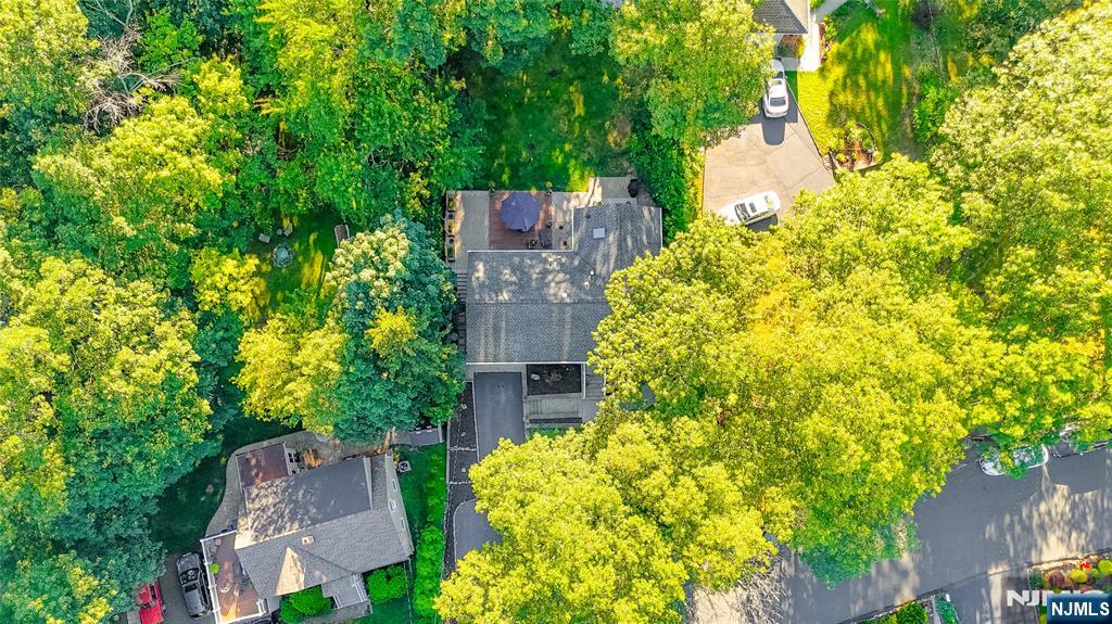 27 Minnehaha Boulevard