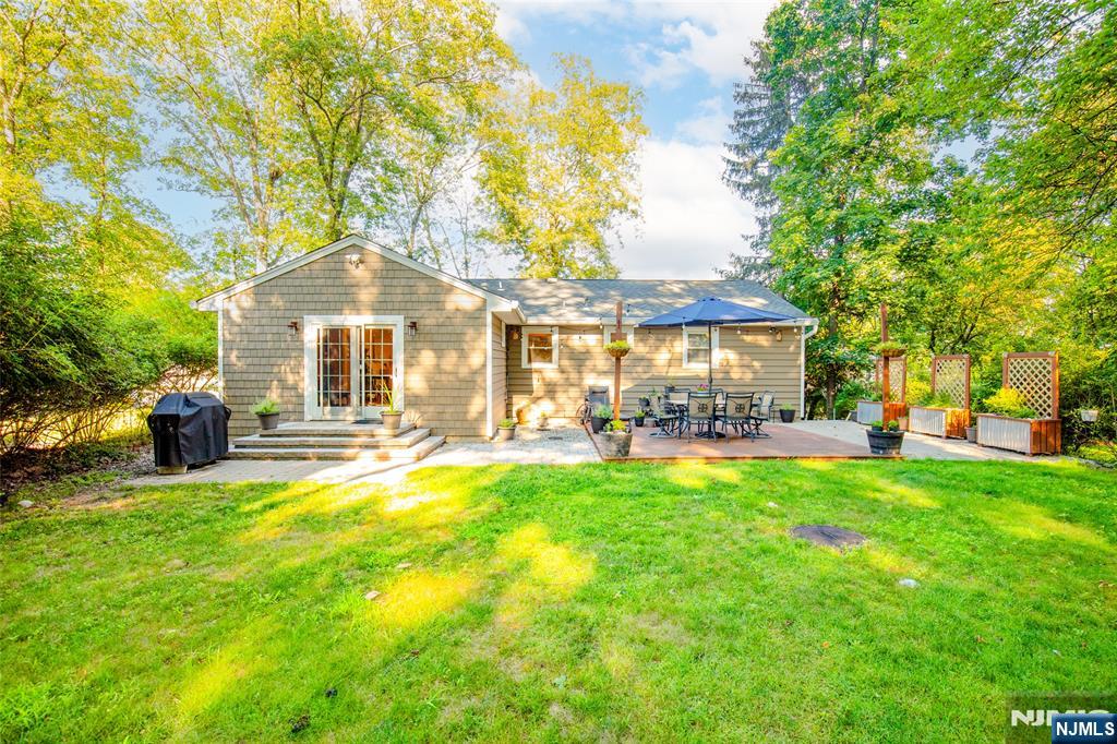 27 Minnehaha Boulevard