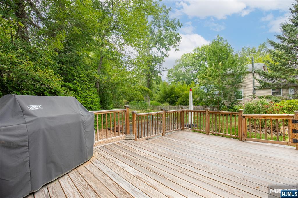 112 Lakeview Terrace
