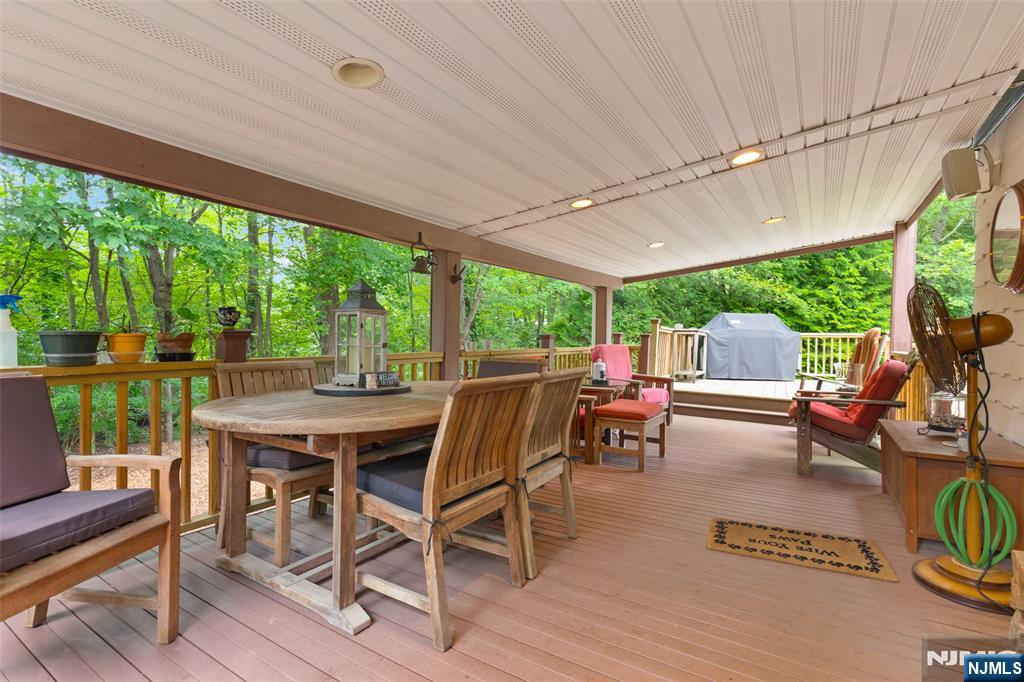 112 Lakeview Terrace