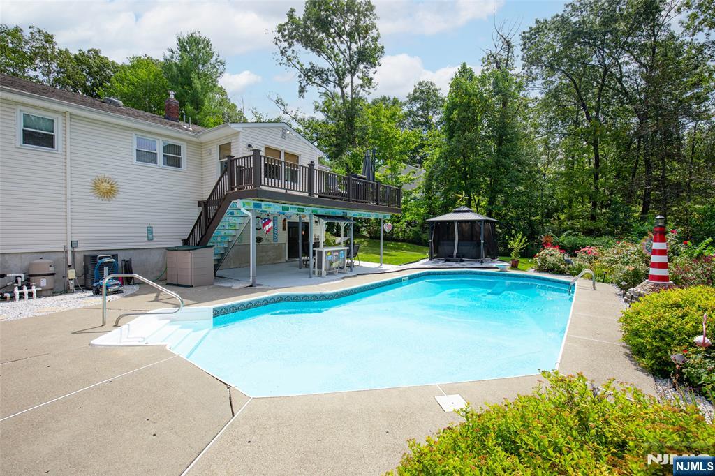 17 Camelot Drive