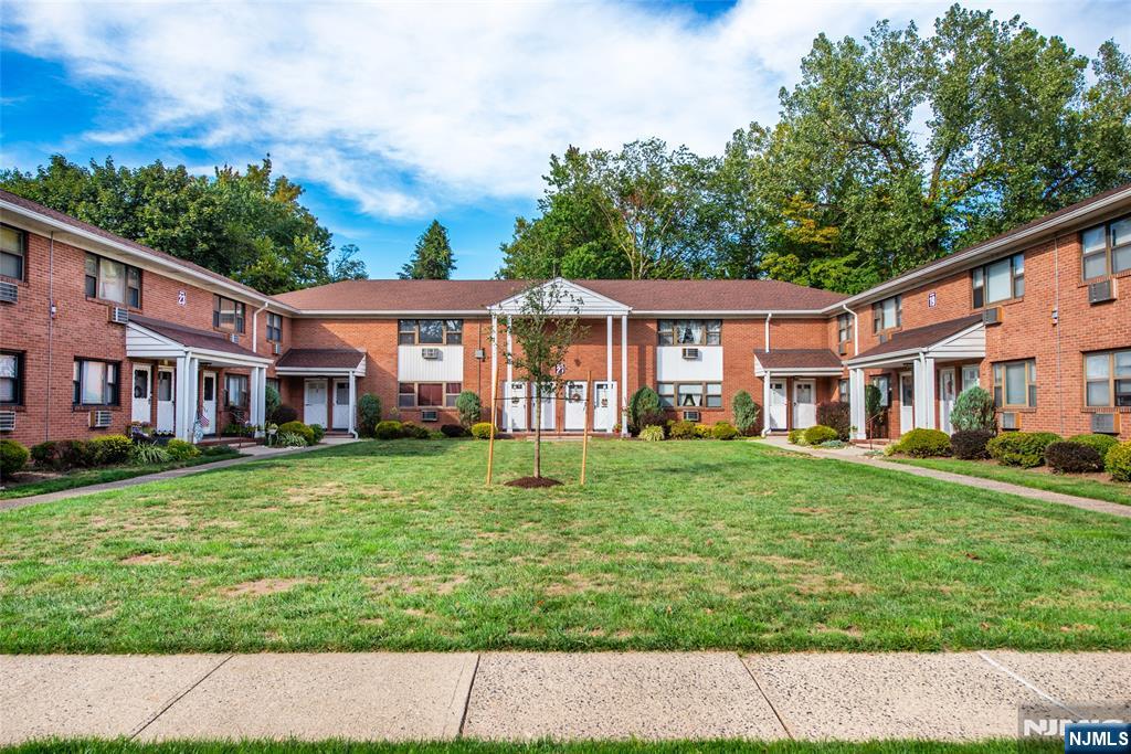 23 Colonial Drive 23B