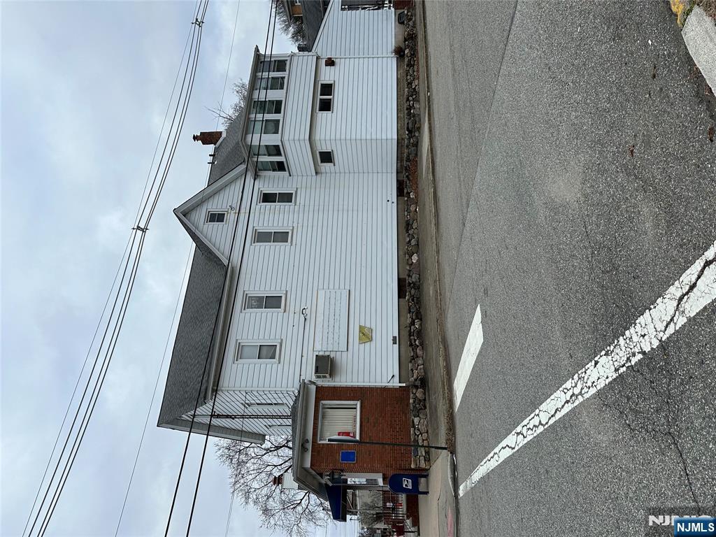 636 Ringwood Avenue 1