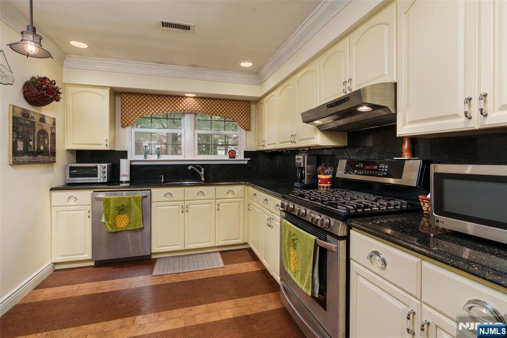 7 New Bedford Road H