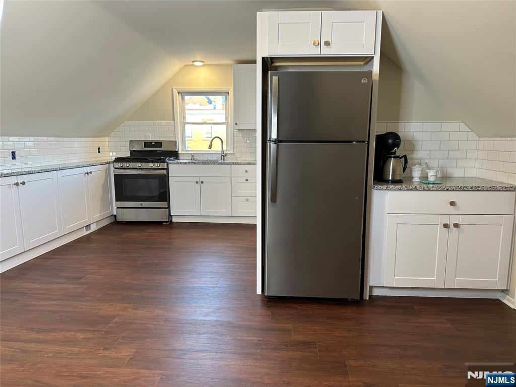 636, #3 Ringwood Avenue 3