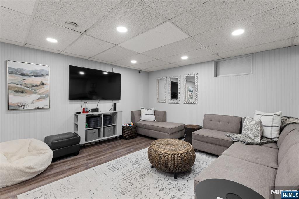 28 Minnehaha Boulevard