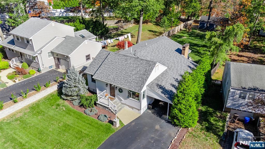 28 Minnehaha Boulevard