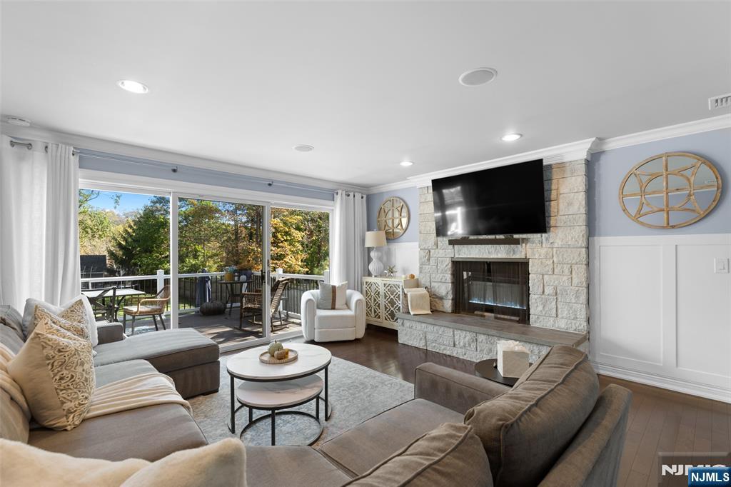 28 Minnehaha Boulevard