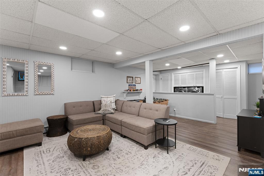 28 Minnehaha Boulevard