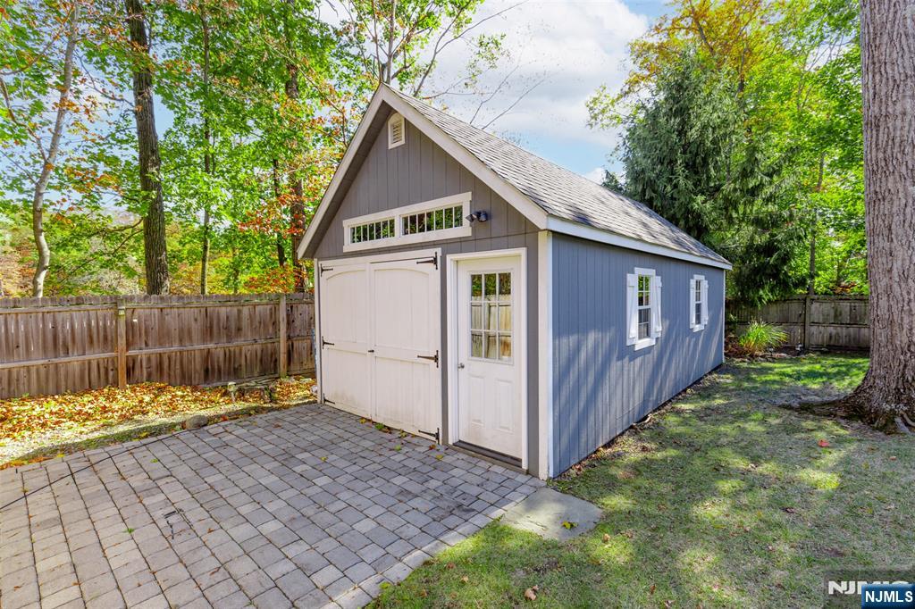 28 Minnehaha Boulevard