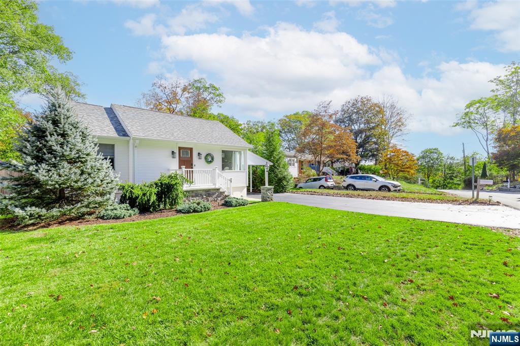 28 Minnehaha Boulevard