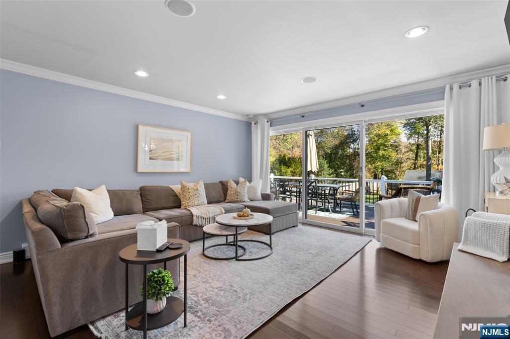 28 Minnehaha Boulevard