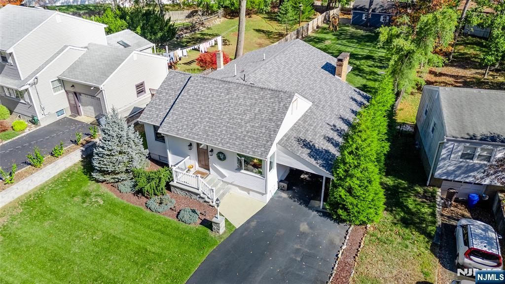 28 Minnehaha Boulevard