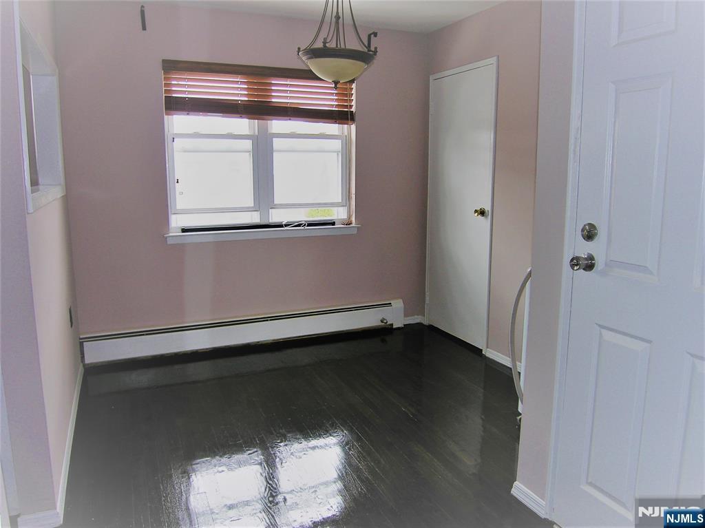 1143 Valley Road 30