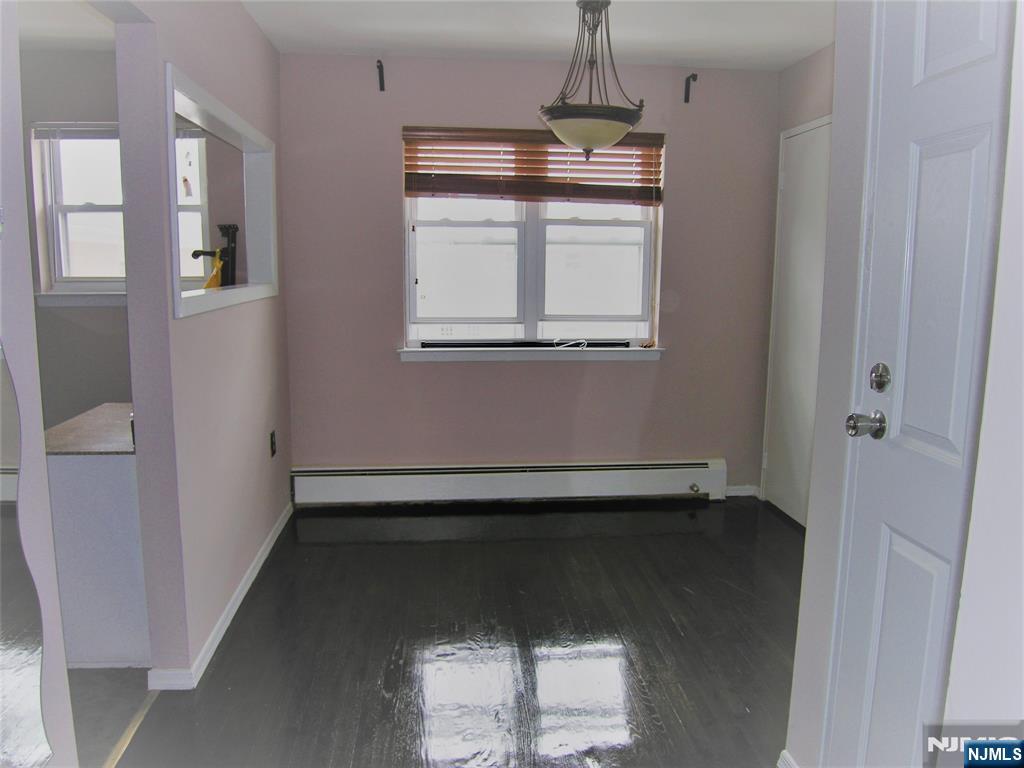1143 Valley Road 30