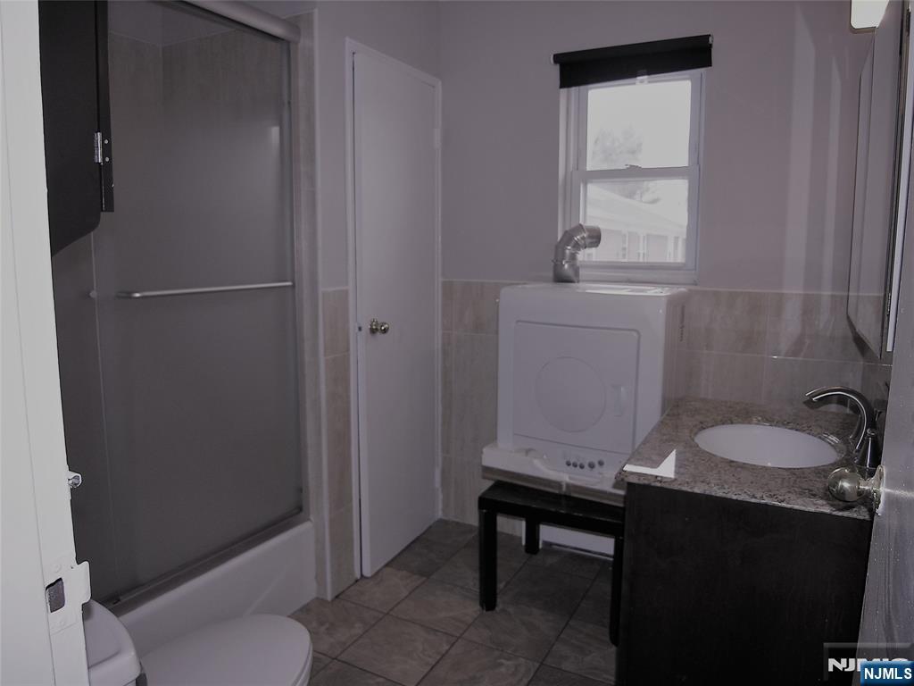 1143 Valley Road 30