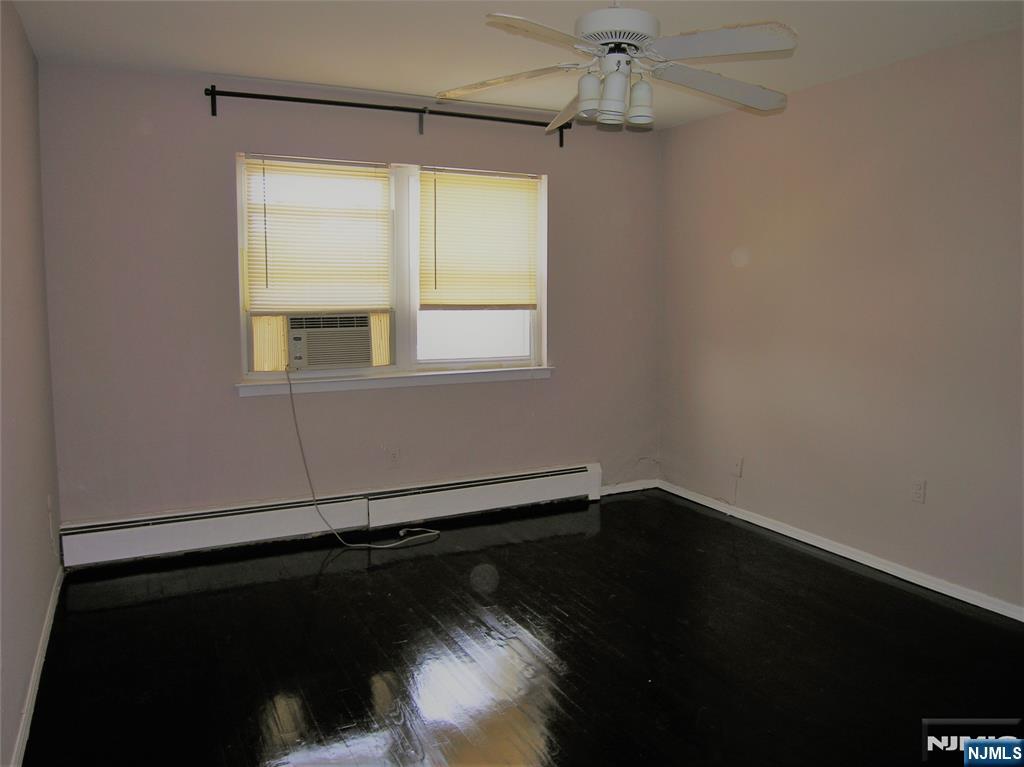 1143 Valley Road 30