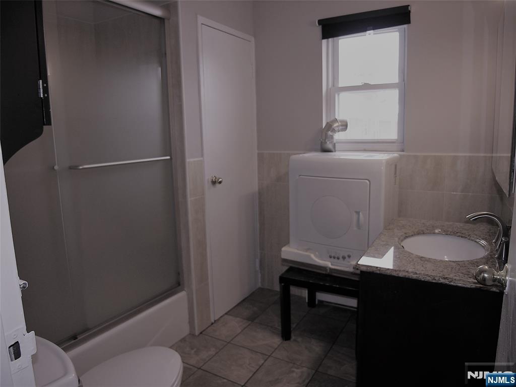 1143 Valley Road 30