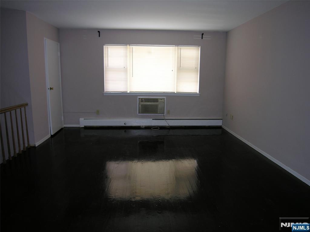 1143 Valley Road 30