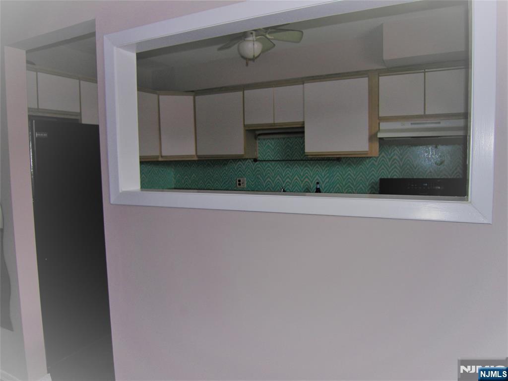 1143 Valley Road 30