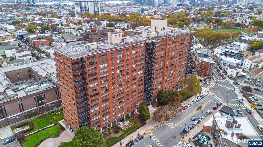 500 Central Avenue 717