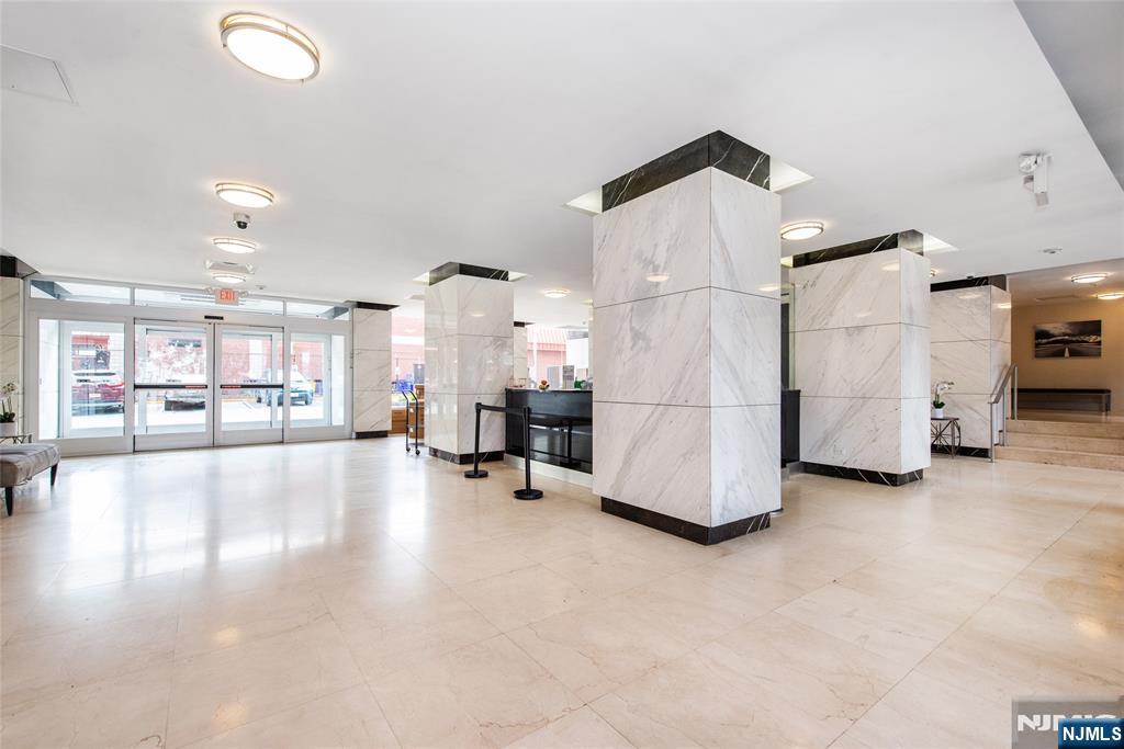500 Central Avenue 717