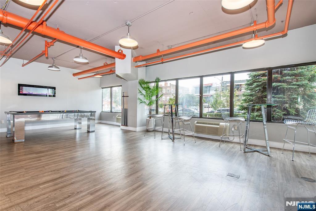 500 Central Avenue 717