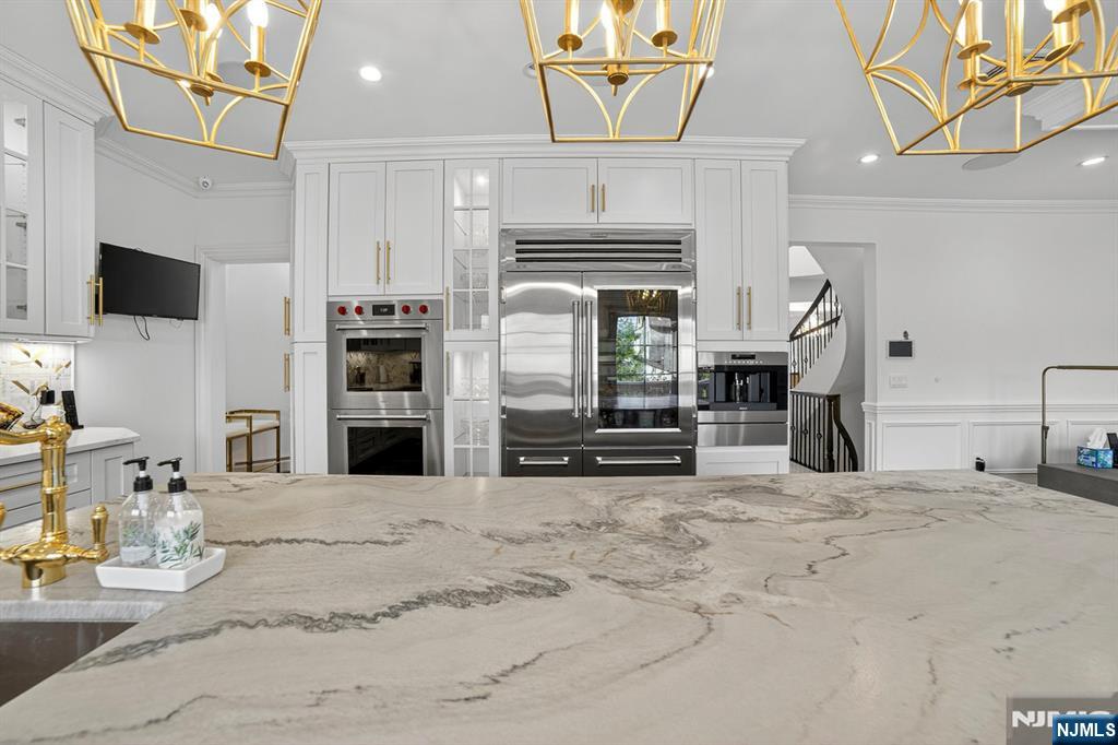 1096 Briar Way