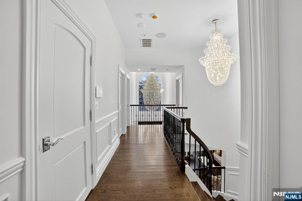 1096 Briar Way