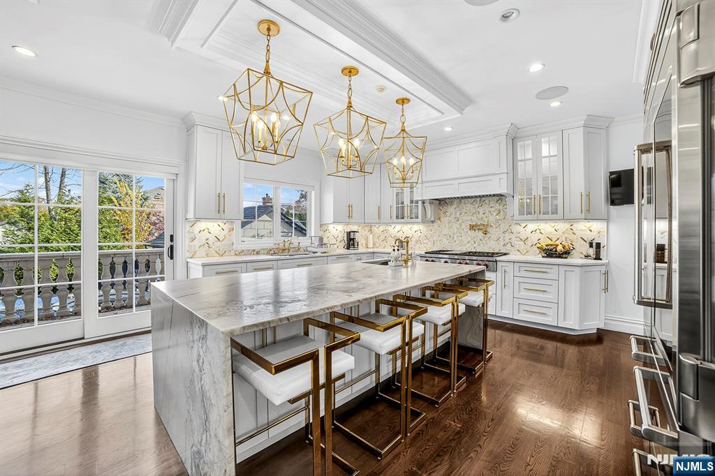 1096 Briar Way