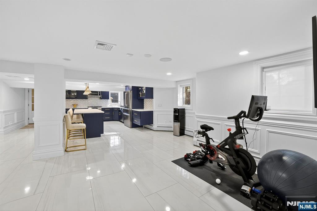 1096 Briar Way