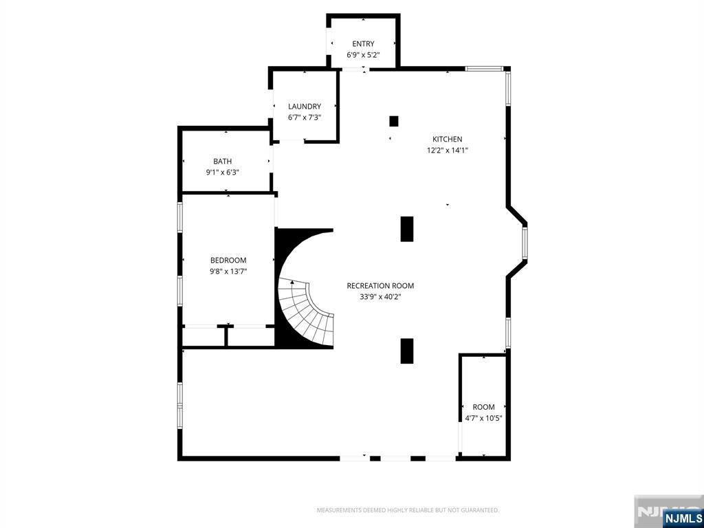 1096 Briar Way
