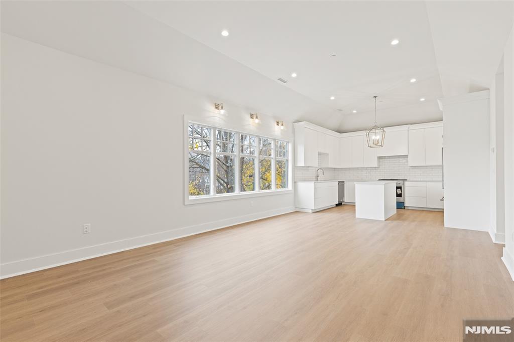 445 Ramapo Valley Road 3