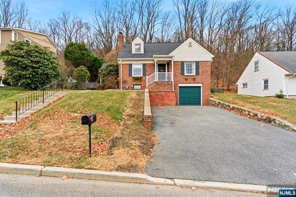95 Hillside Drive