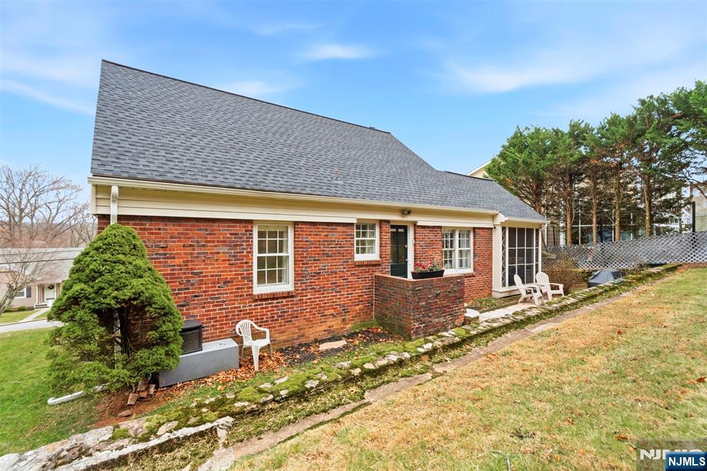 95 Hillside Drive