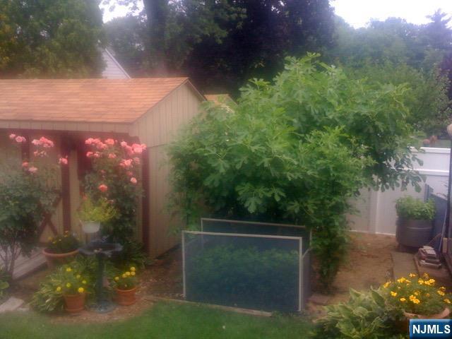 4 Highfield Court