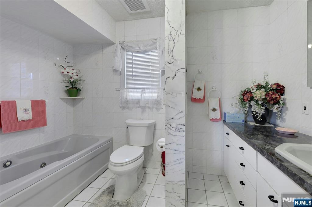 4 Highfield Court