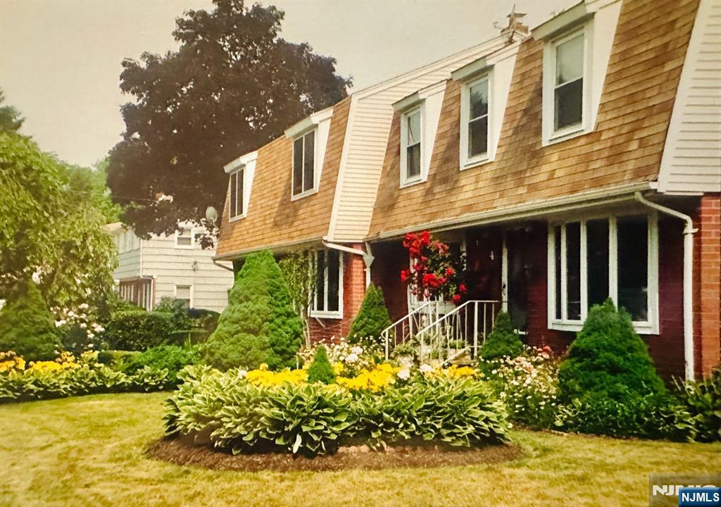 4 Highfield Court