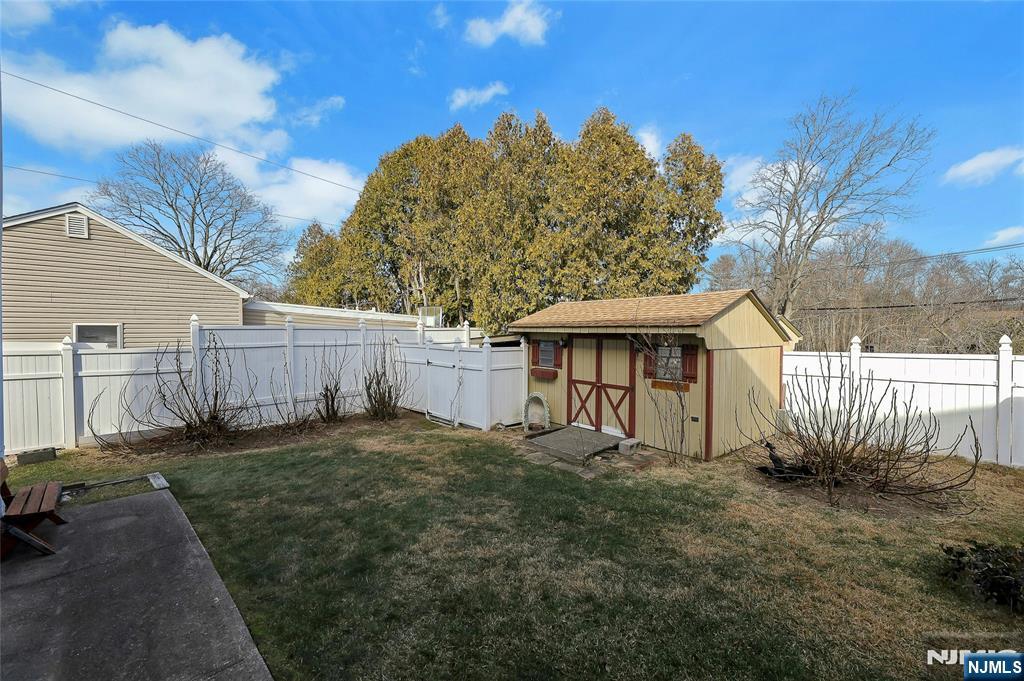 4 Highfield Court