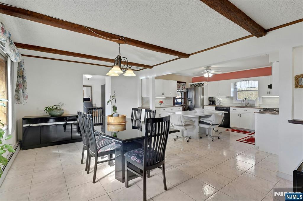4 Highfield Court