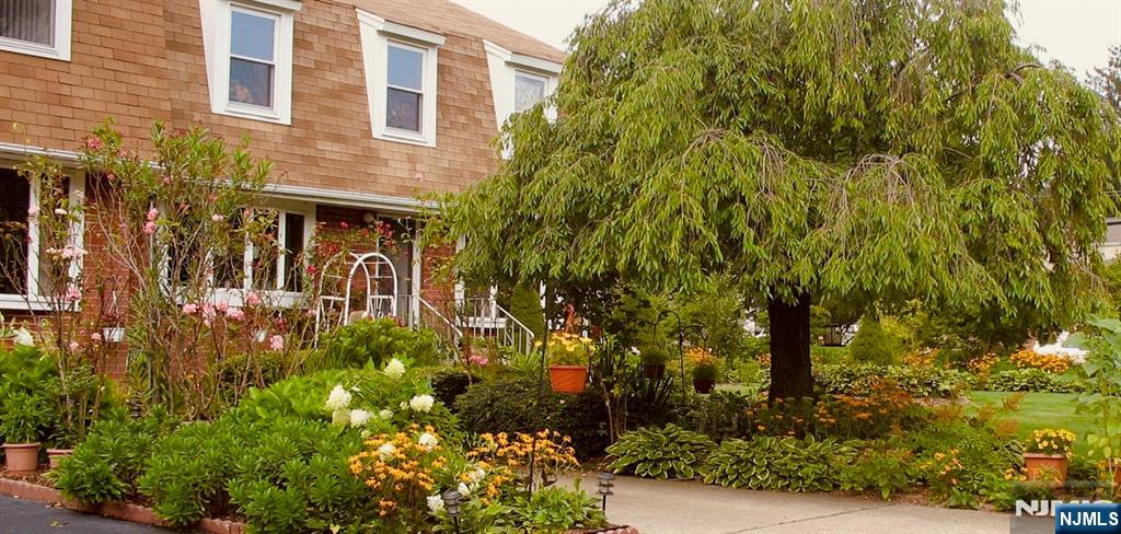 4 Highfield Court